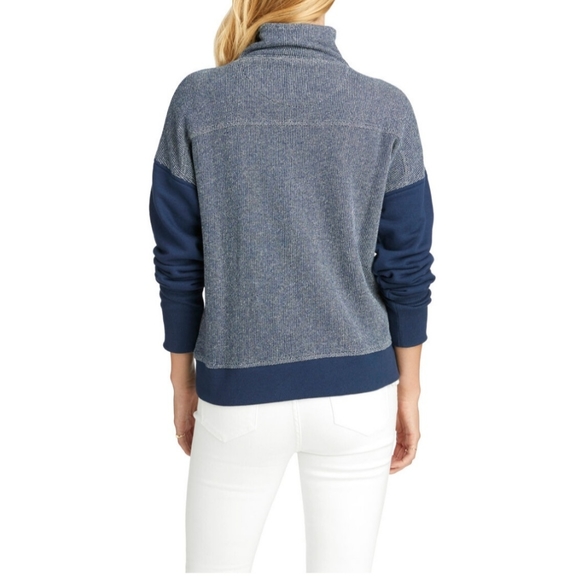 FINAL MARKDOWN Vineyard Vines Thermal Sweatshirt - Picture 3 of 13